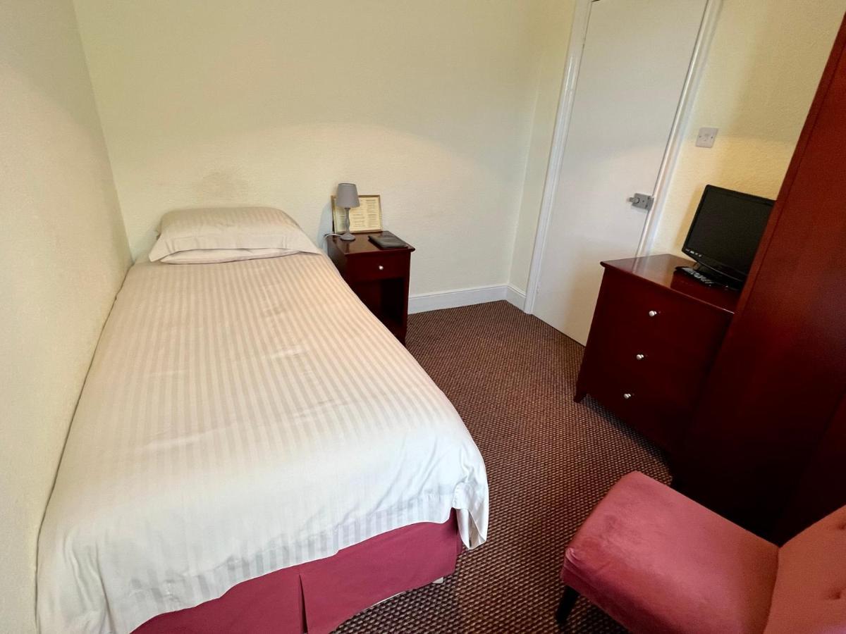 Calverts Hotel - Newport, Isle Of Wight Ngoại thất bức ảnh