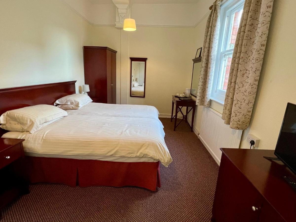 Calverts Hotel - Newport, Isle Of Wight Ngoại thất bức ảnh