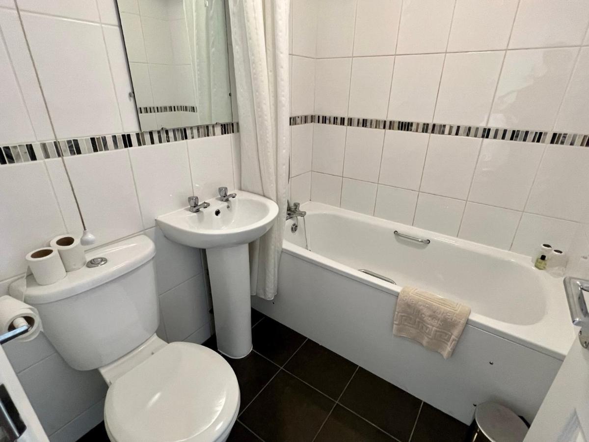 Calverts Hotel - Newport, Isle Of Wight Ngoại thất bức ảnh